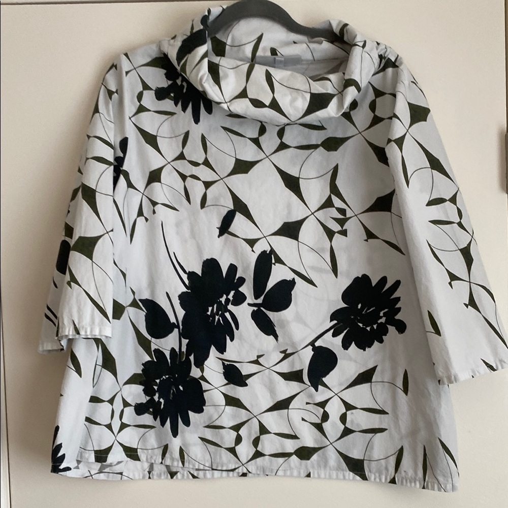 bryn Walker Women’s Floral Top - Black and White and Green